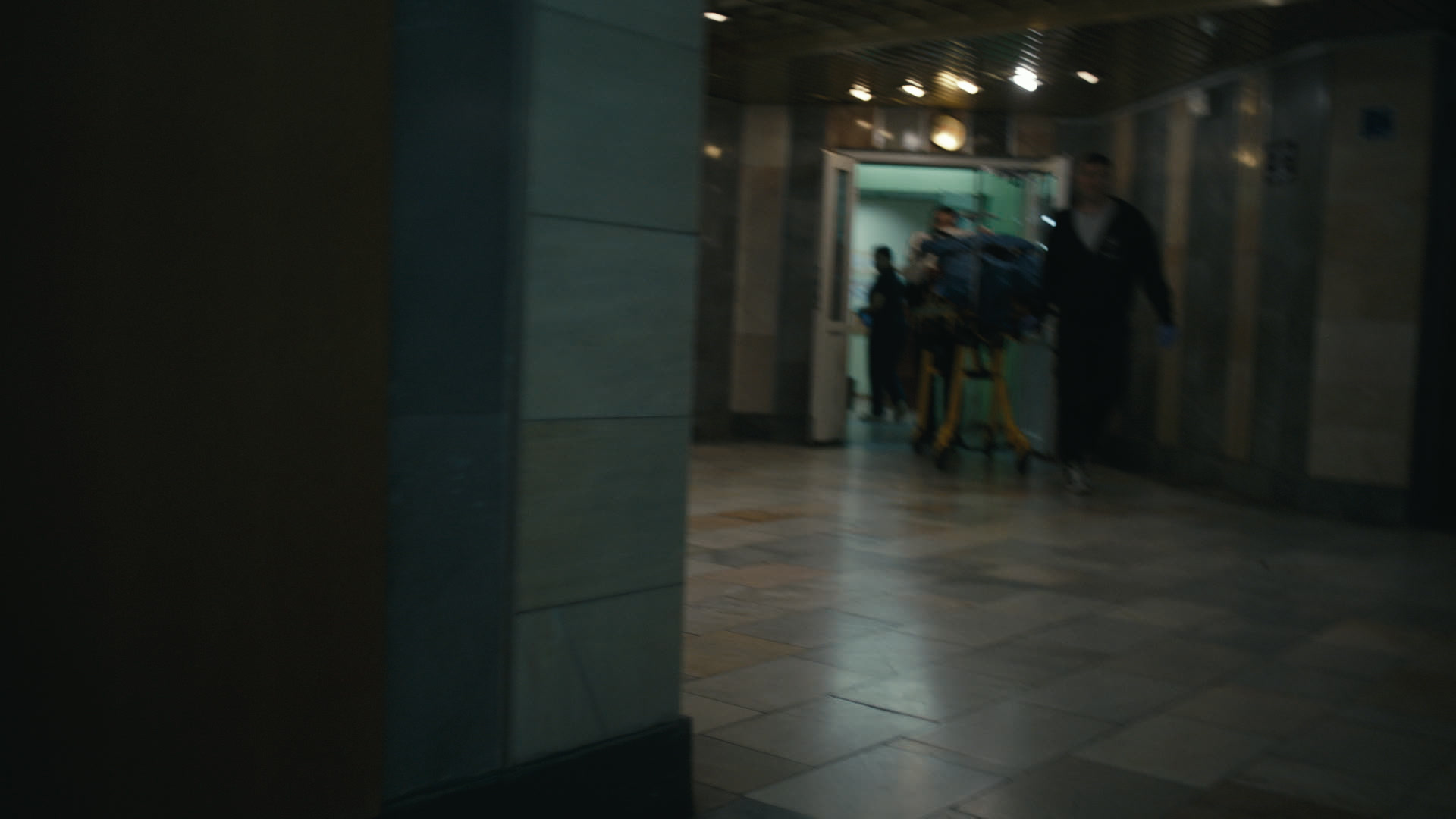 Keyframe: A030C007_220419BP