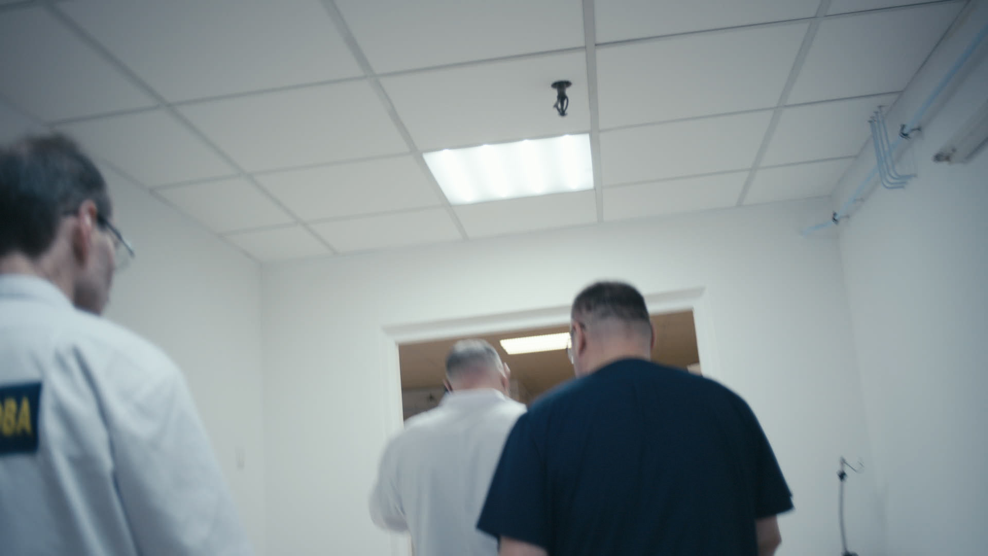 Keyframe: A030C015_220419P1