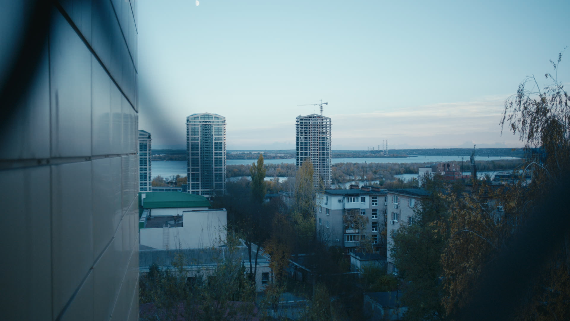 Keyframe: A032C004_220419NK