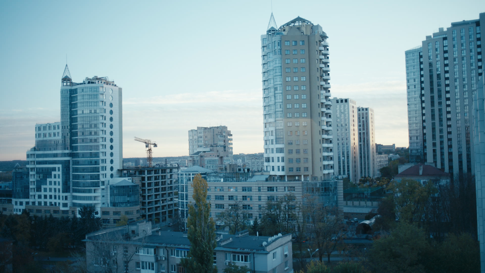 Keyframe: A032C010_220419ZQ