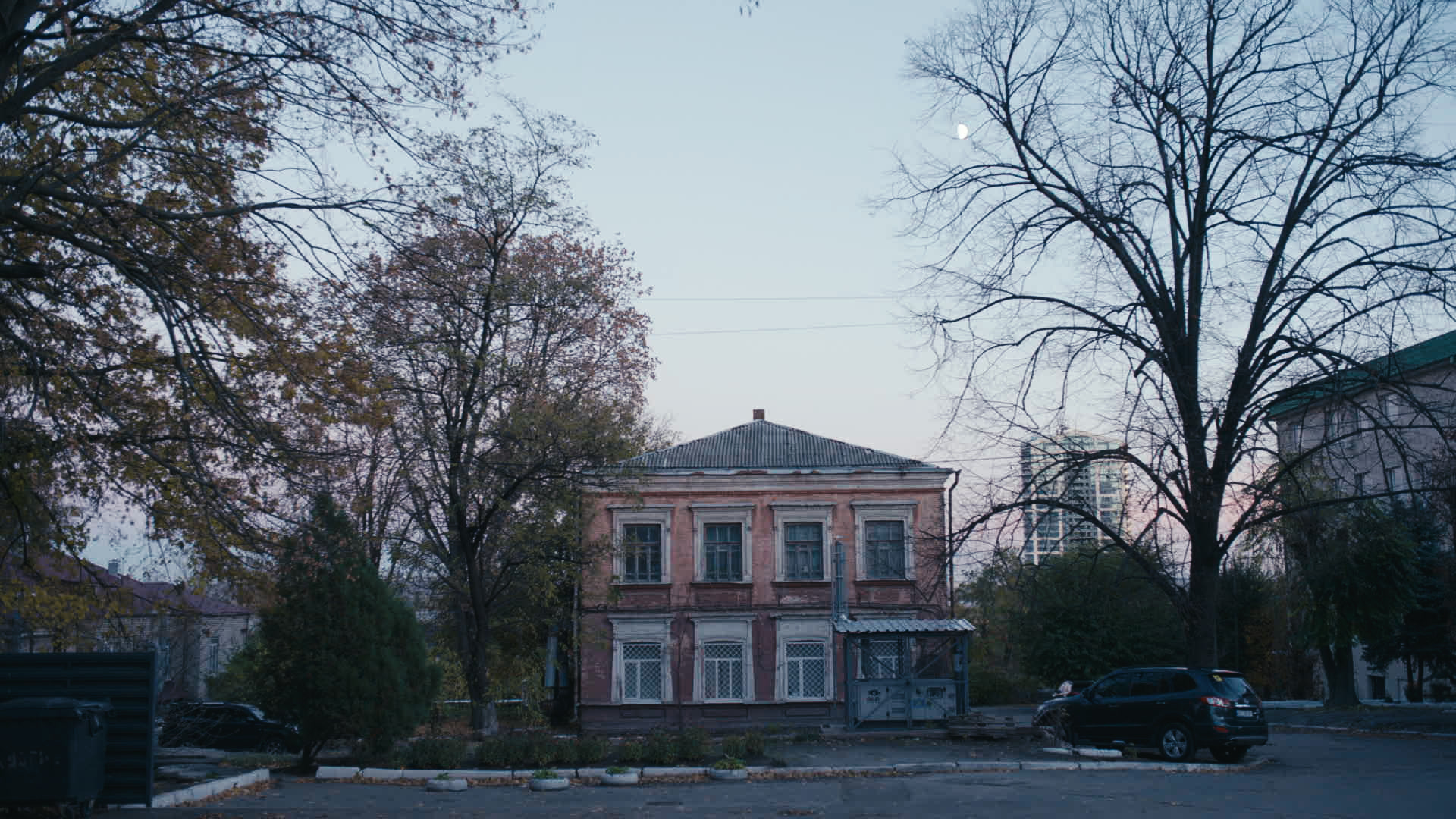 Keyframe: A032C020_2204196P