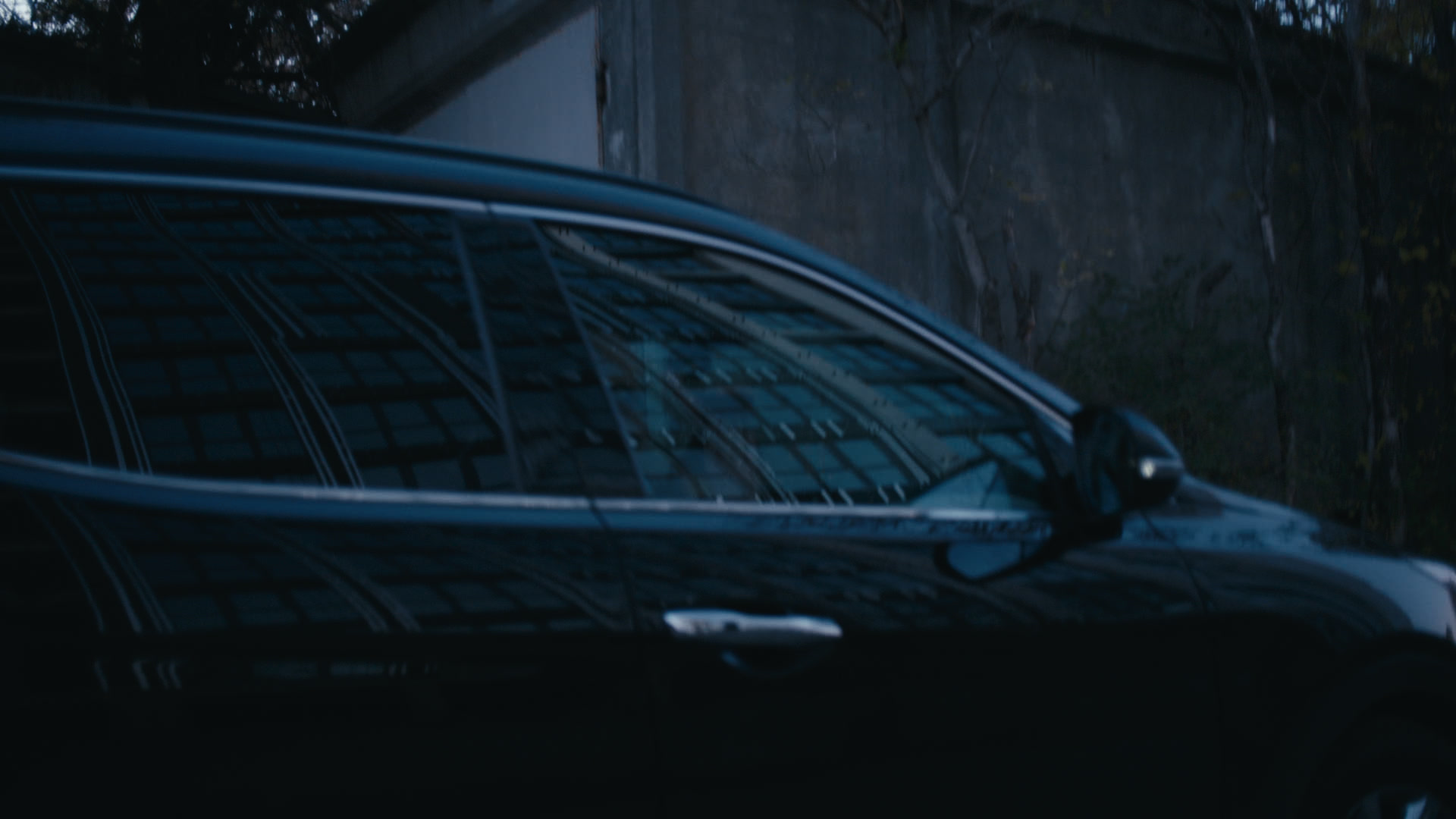 Keyframe: A032C024_22041956