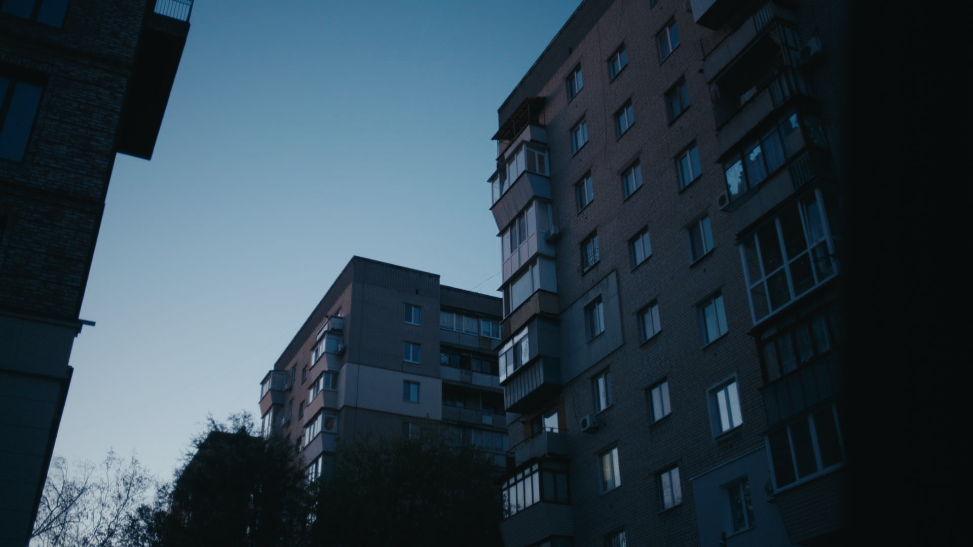 Keyframe: A032C030_220419KX