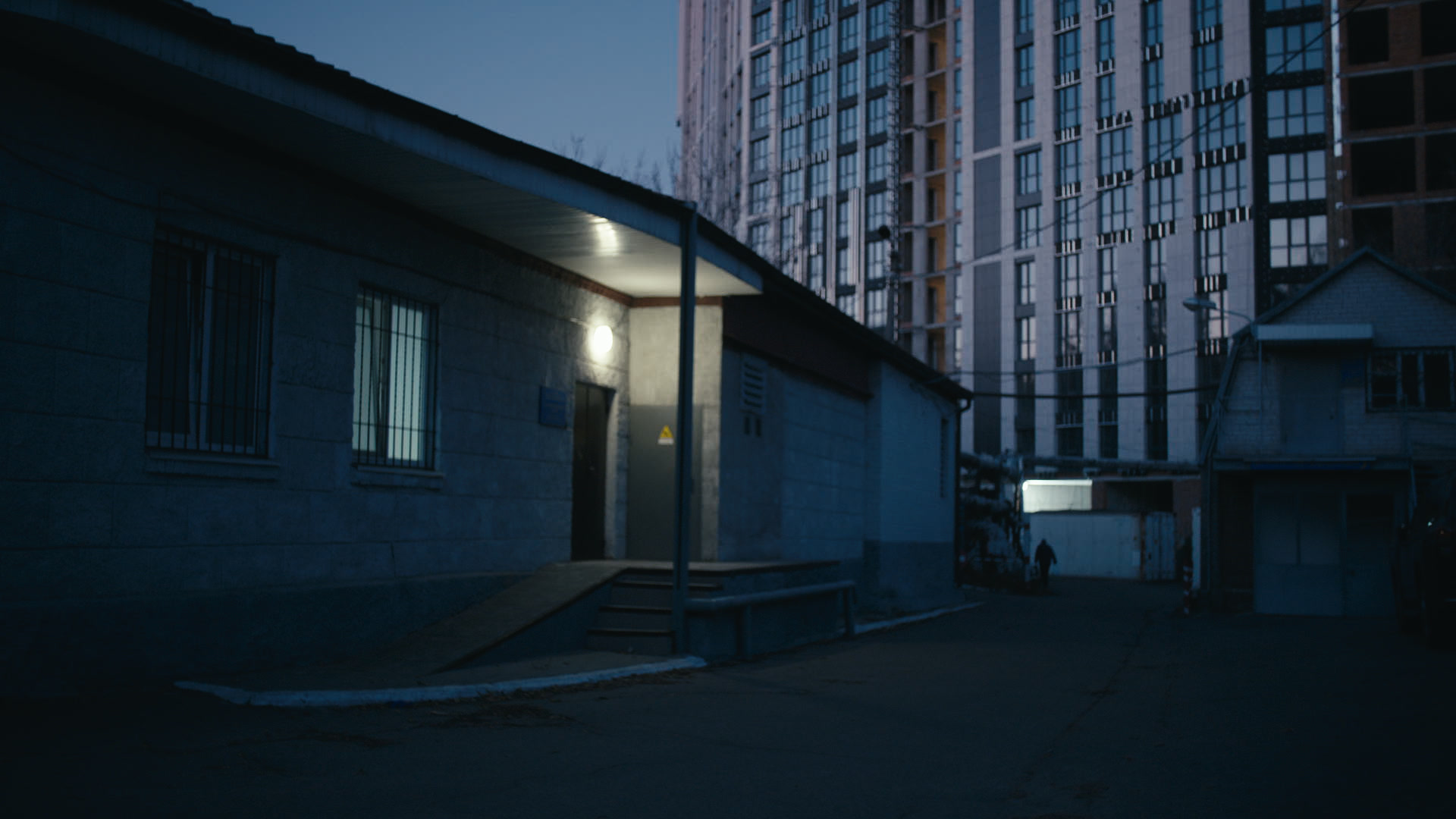 Keyframe: A032C038_220419NY