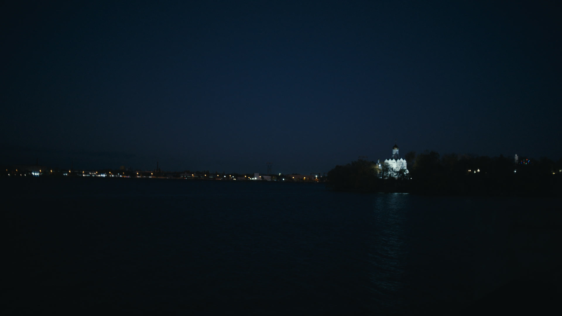 Keyframe: A032C049_220419EY