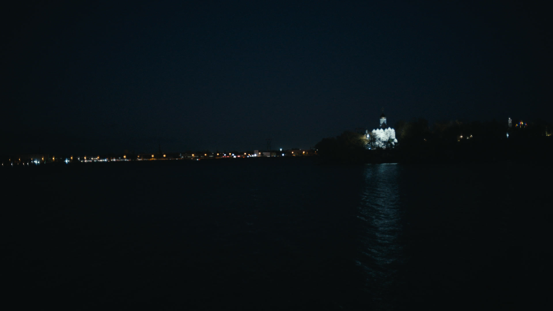 Keyframe: A032C053_220419K6