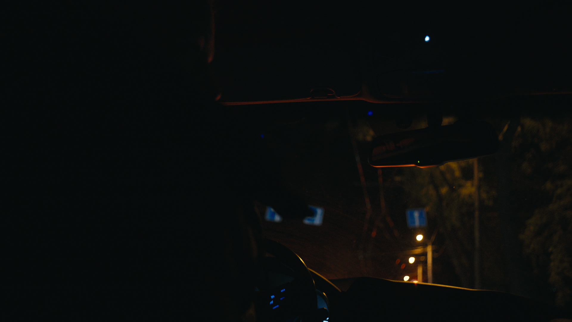 Keyframe: A032C076_220419KY