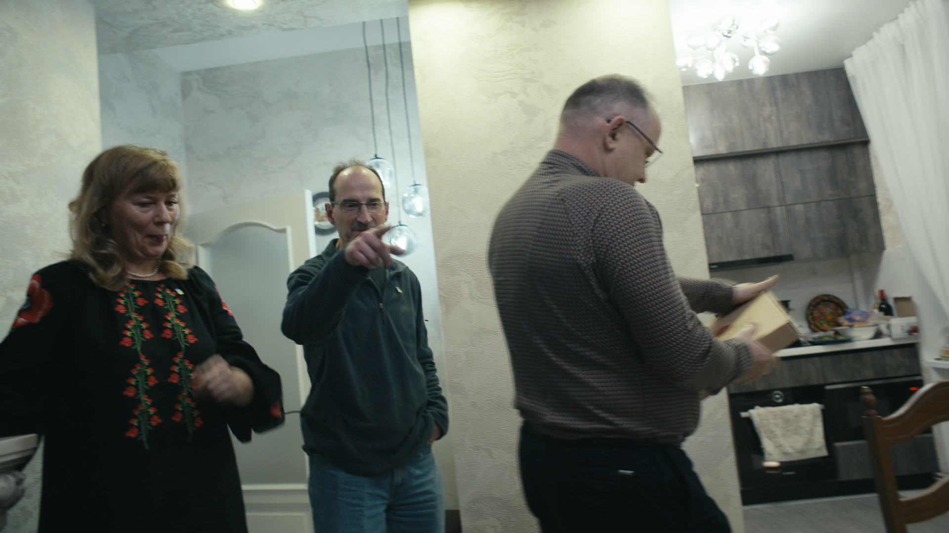 Keyframe: A033C005_220419Z2