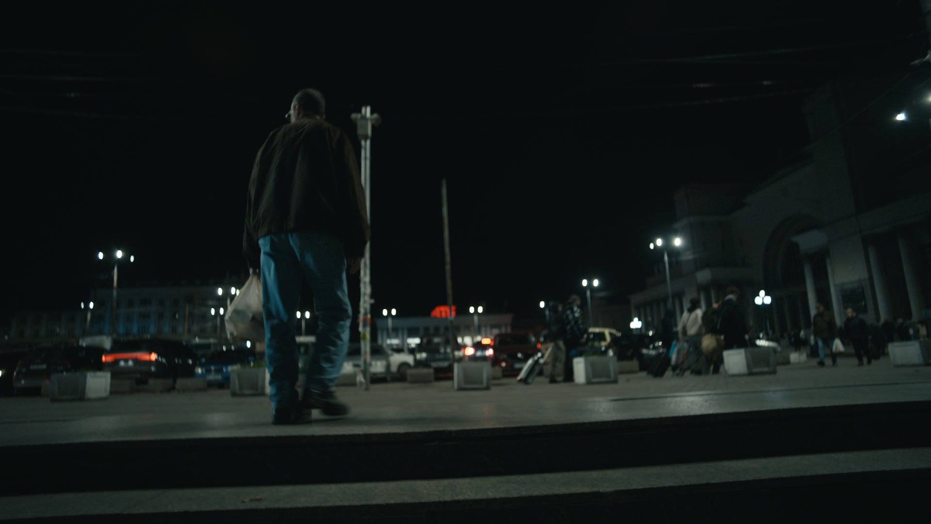 Keyframe: A034C007_220419LX