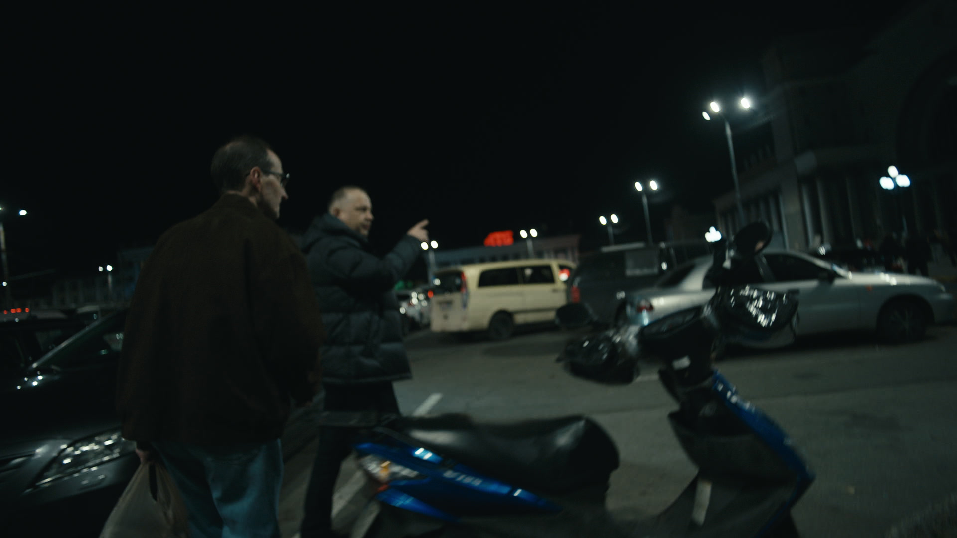 Keyframe: A034C008_22041946