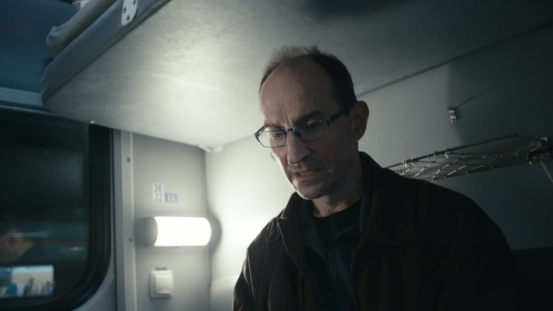 Keyframe: A034C012_2204195H