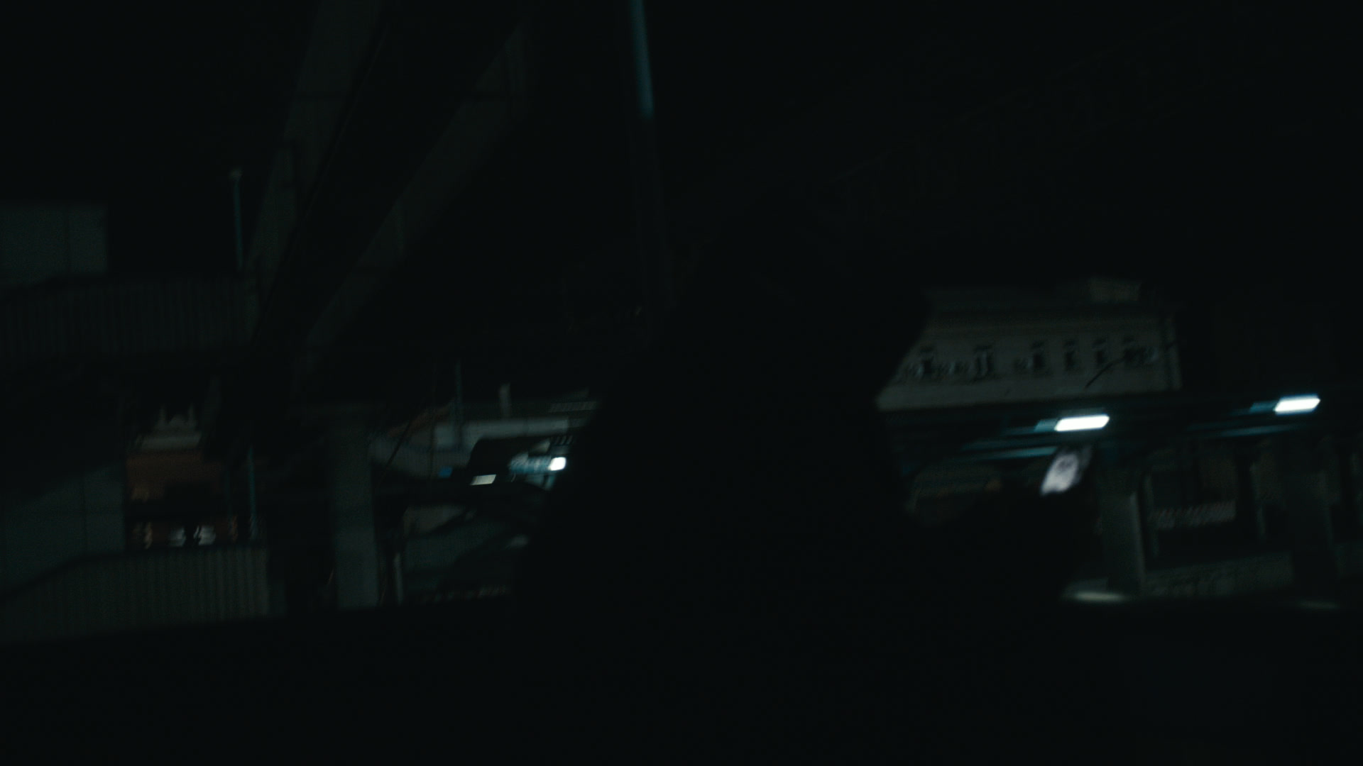 Keyframe: A035C006_220419DU