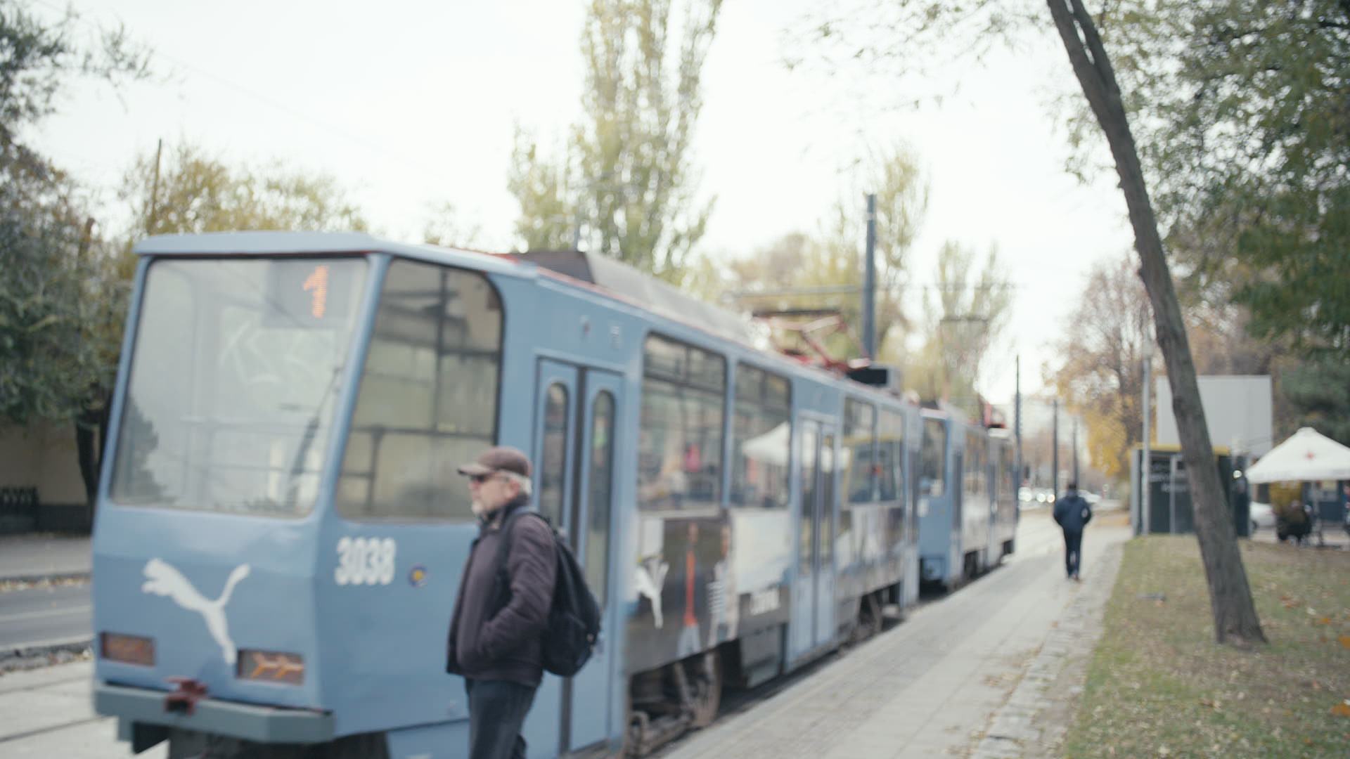 Keyframe: A036C011_220420WV