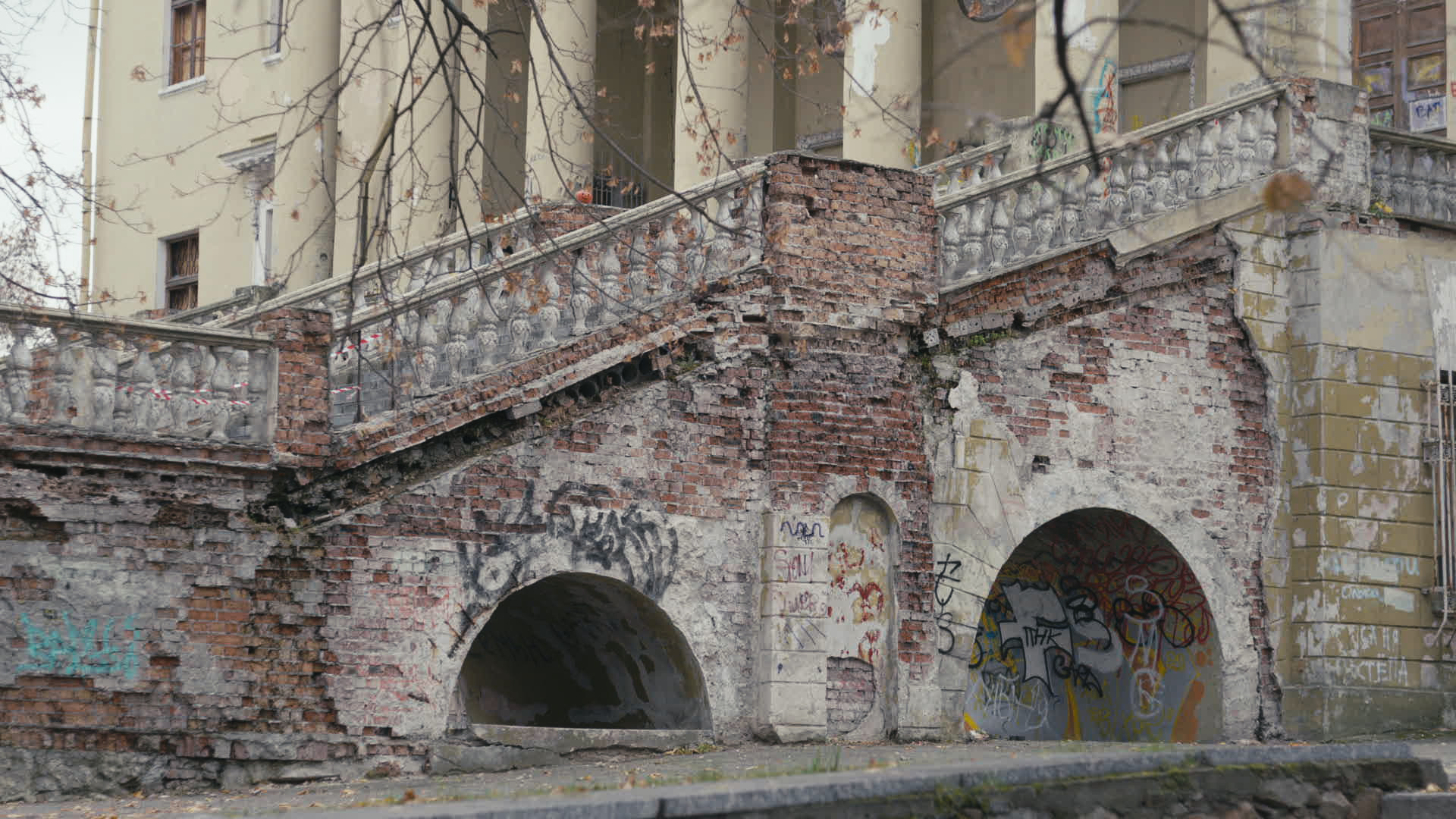 Keyframe: A036C141_220420ZC