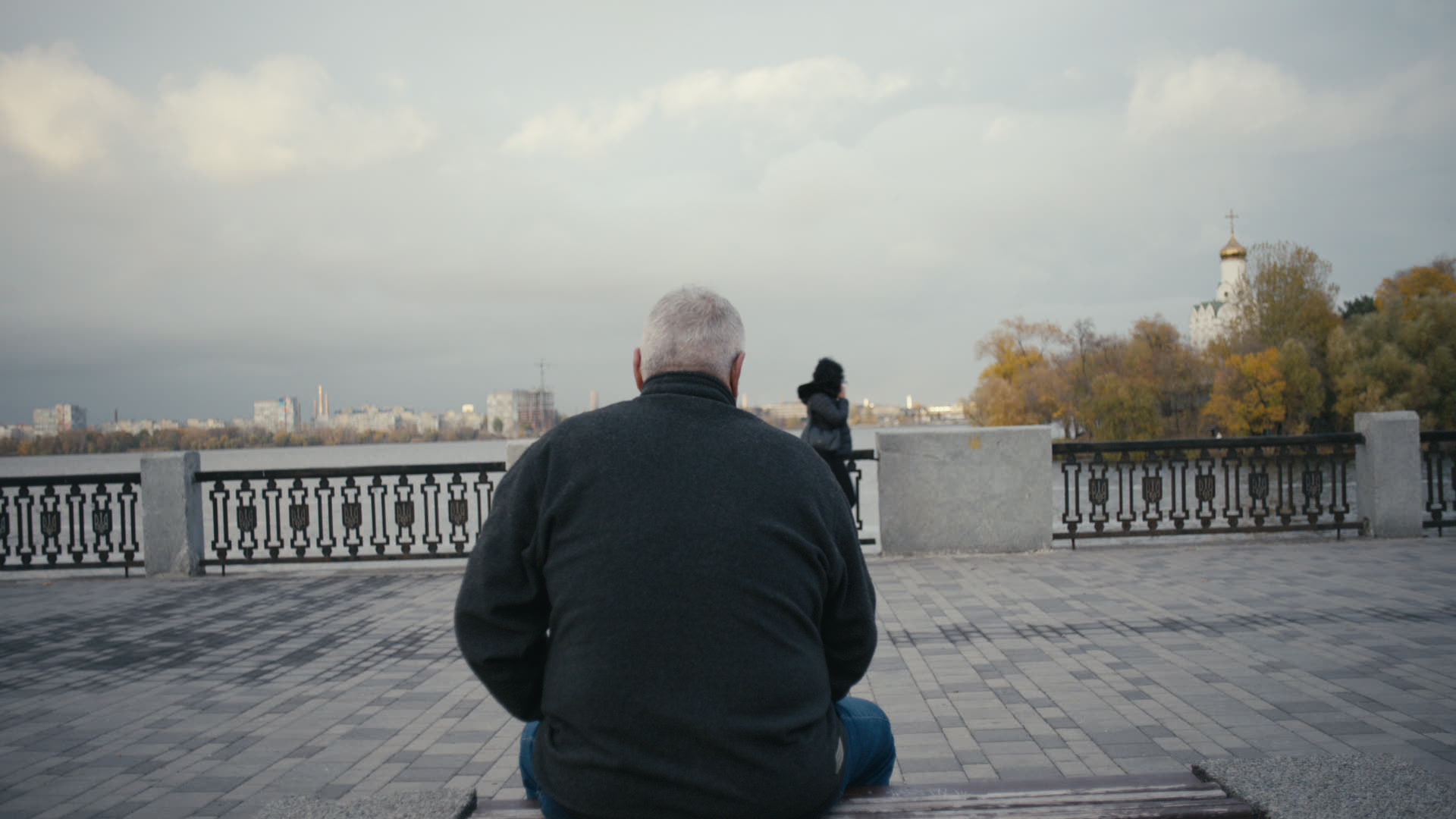 Keyframe: A037C028_220420AV