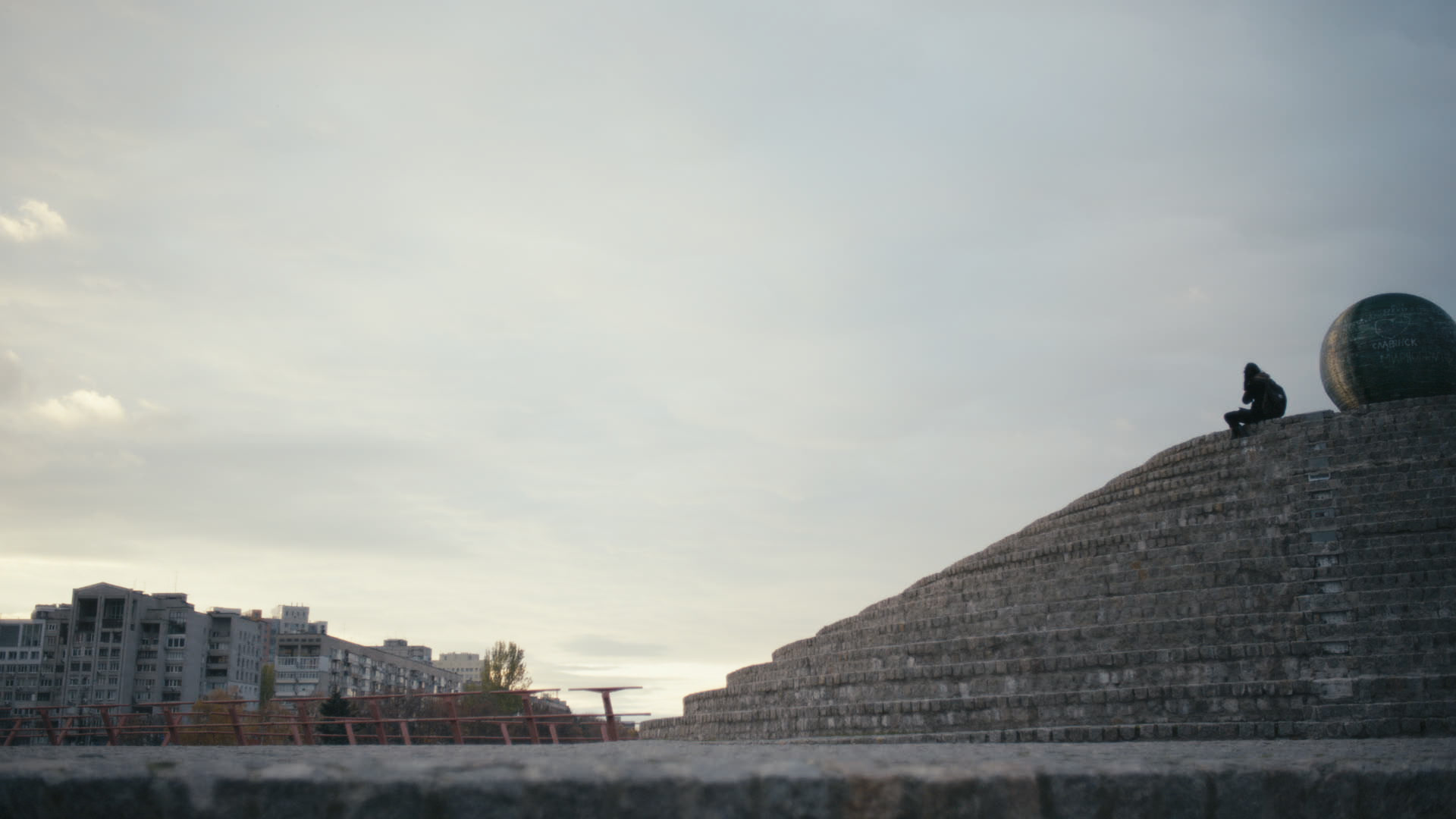 Keyframe: A037C037_2204203V