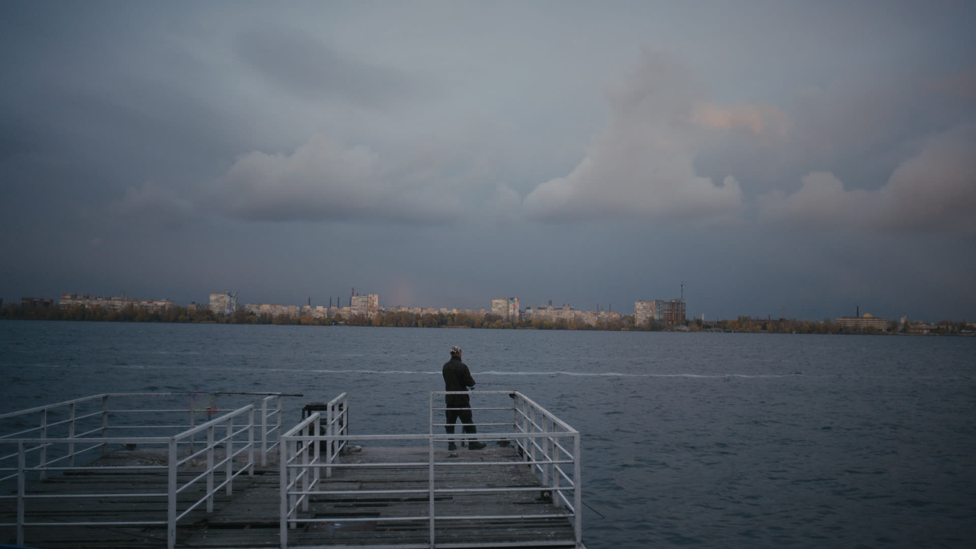 Keyframe: A037C051_220420TC