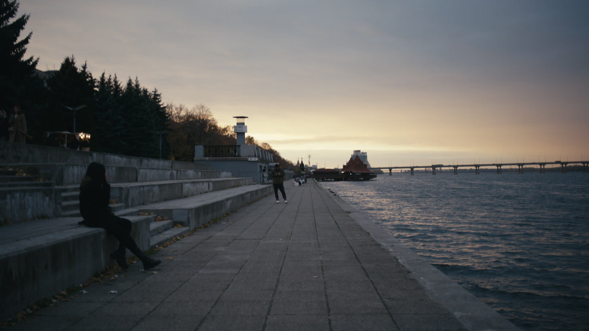 Keyframe: A037C052_22042071