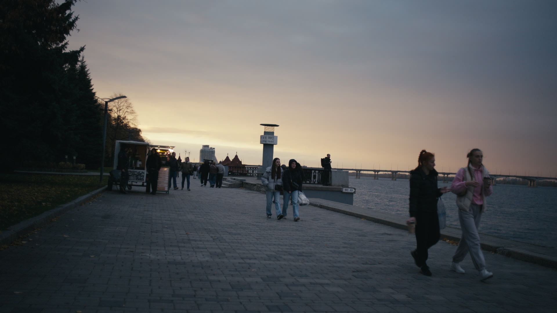 Keyframe: A037C054_220420AY