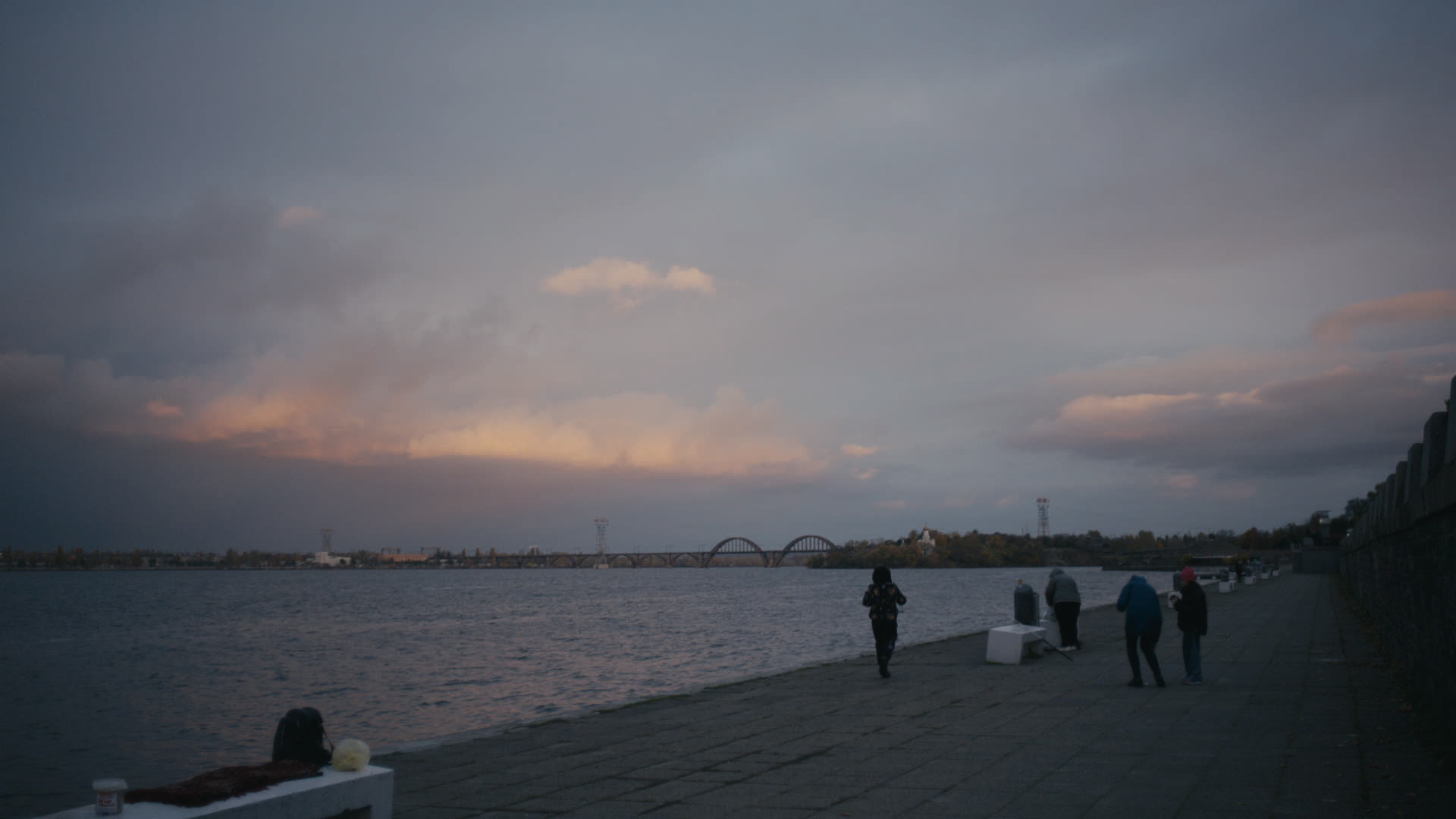 Keyframe: A037C056_220420IA