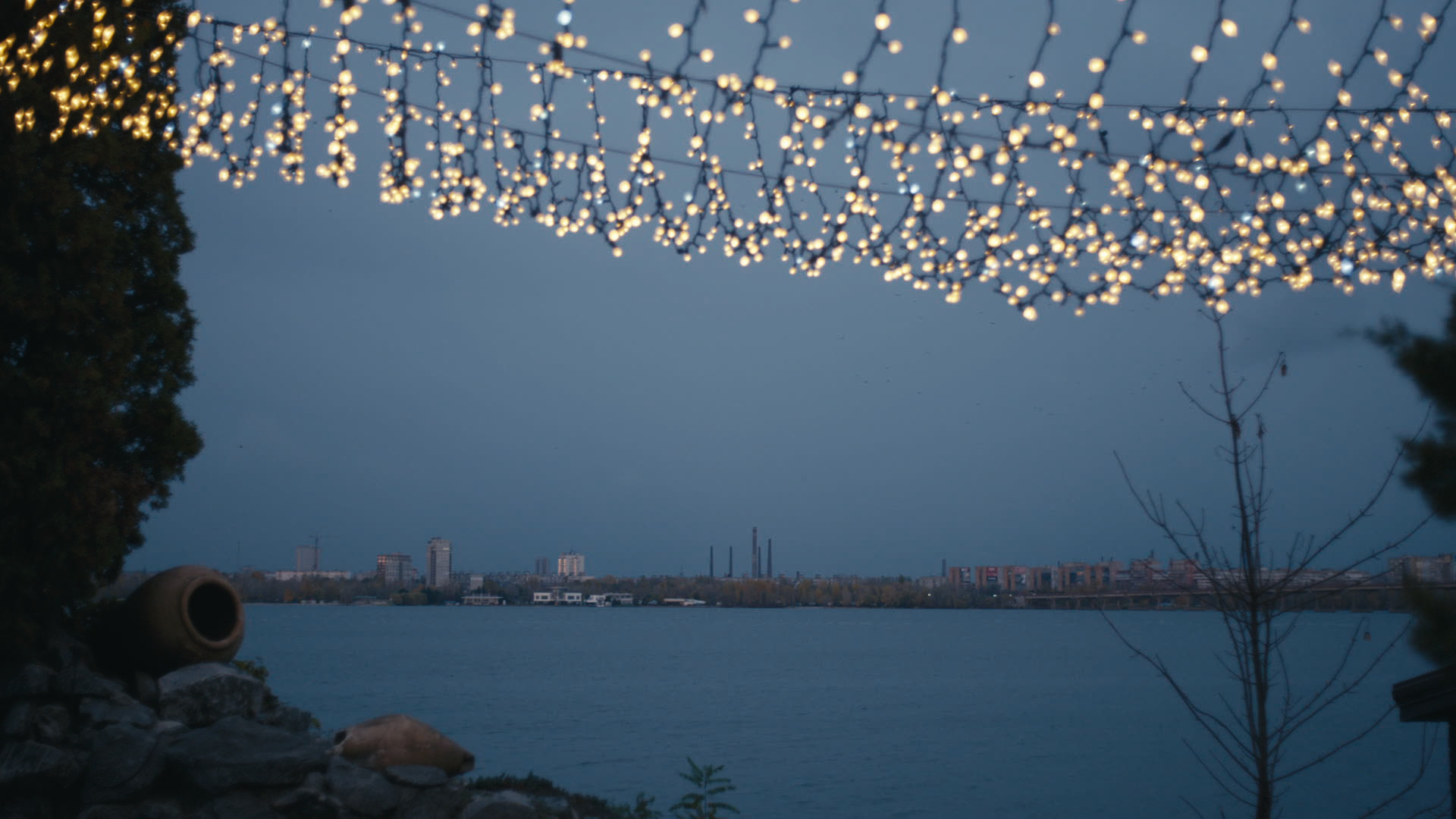 Keyframe: A037C072_220420AW