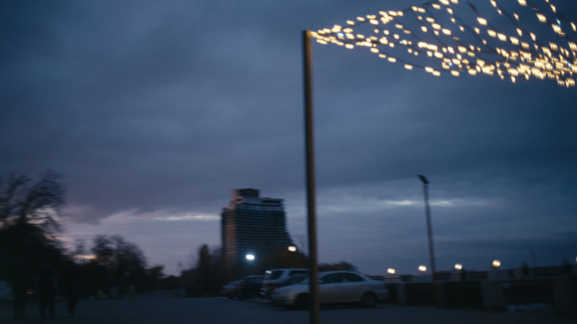 Keyframe: A037C100_22042078