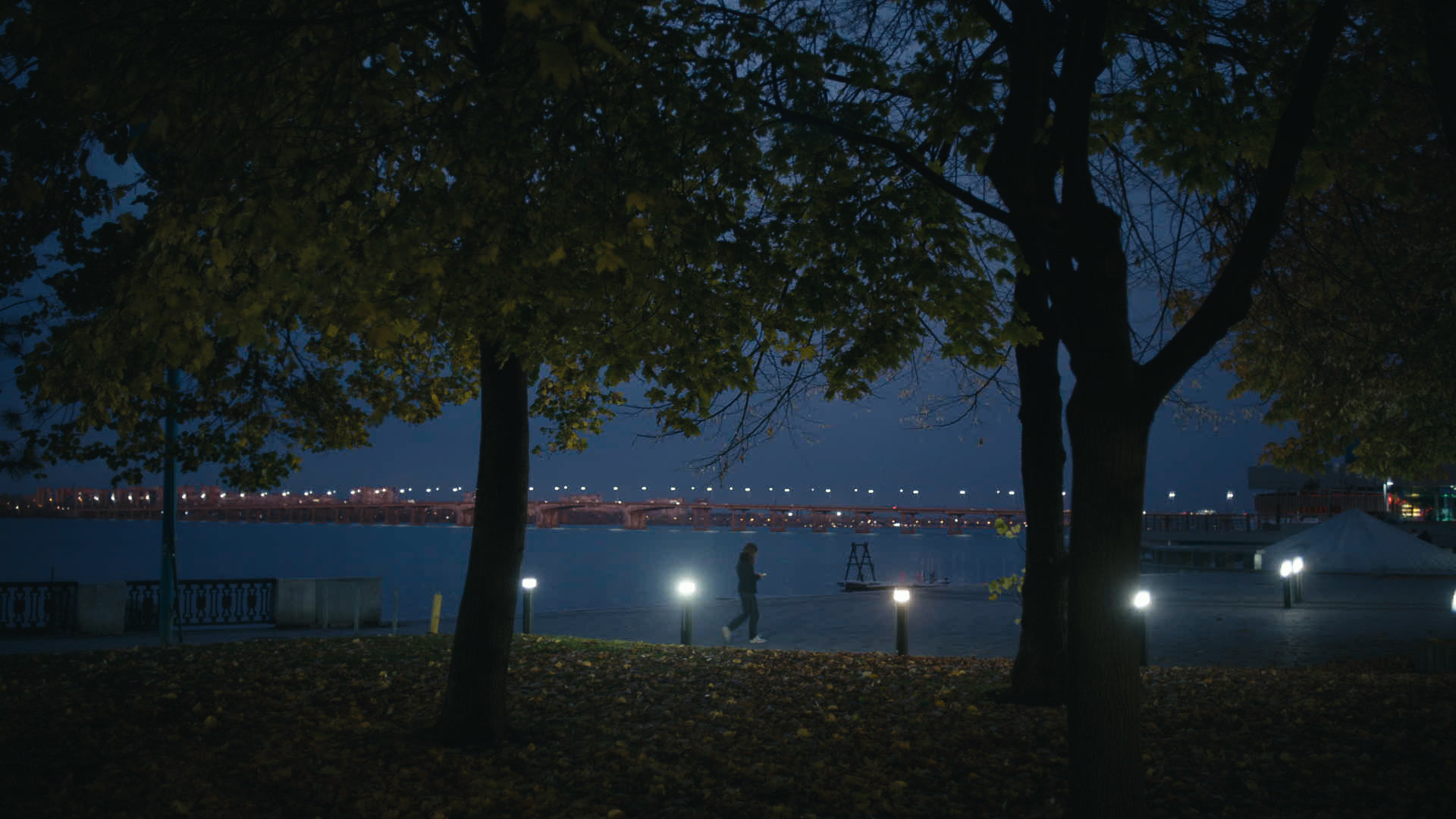 Keyframe: A037C104_220420PD