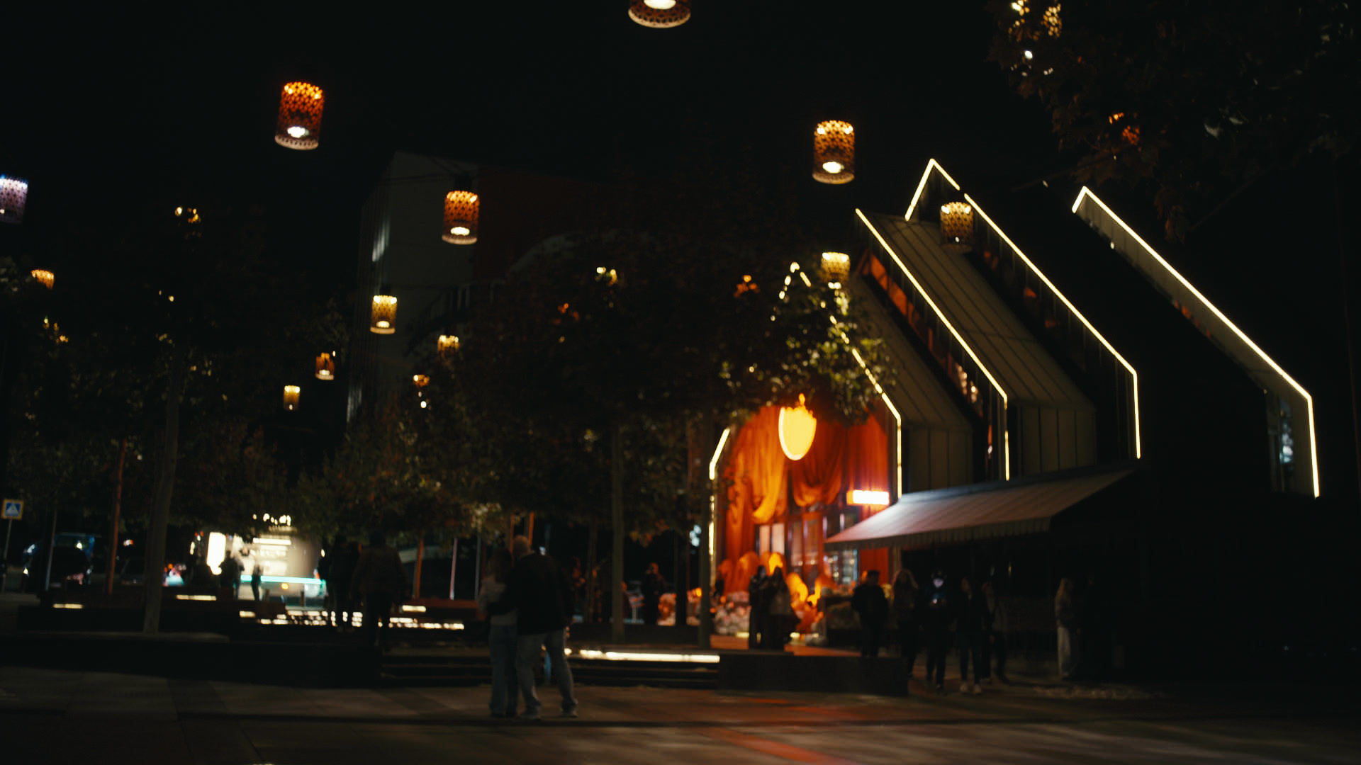 Keyframe: A038C013_220420R6