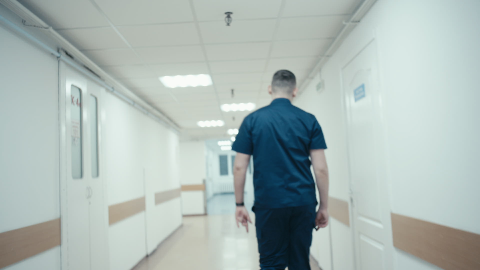 Keyframe: A039C016_220421HA