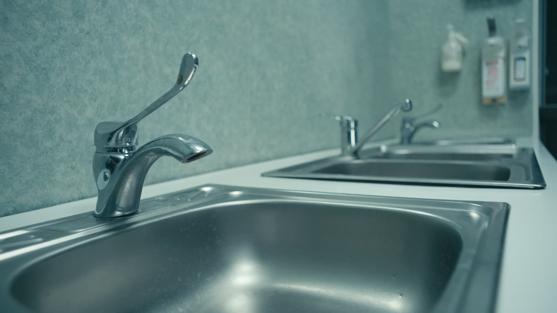 Keyframe: A039C034_220421G4