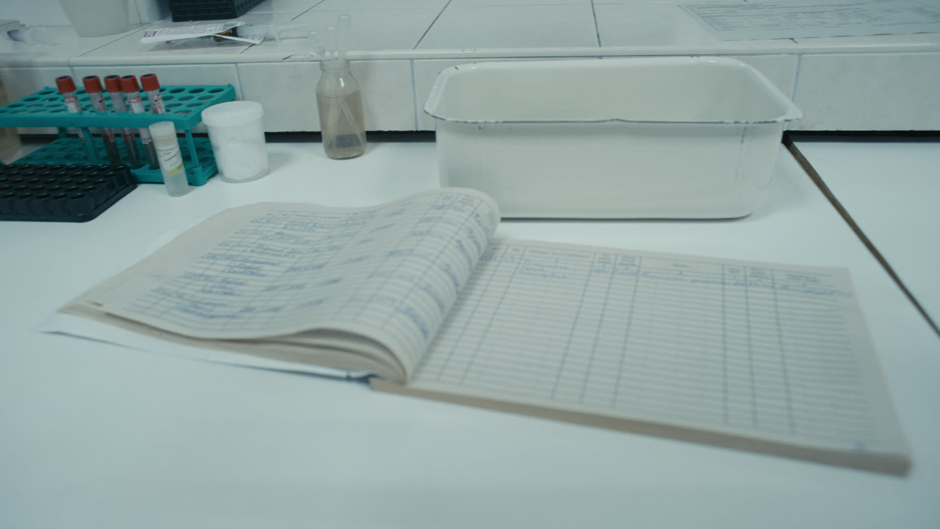 Keyframe: A039C039_2204214C