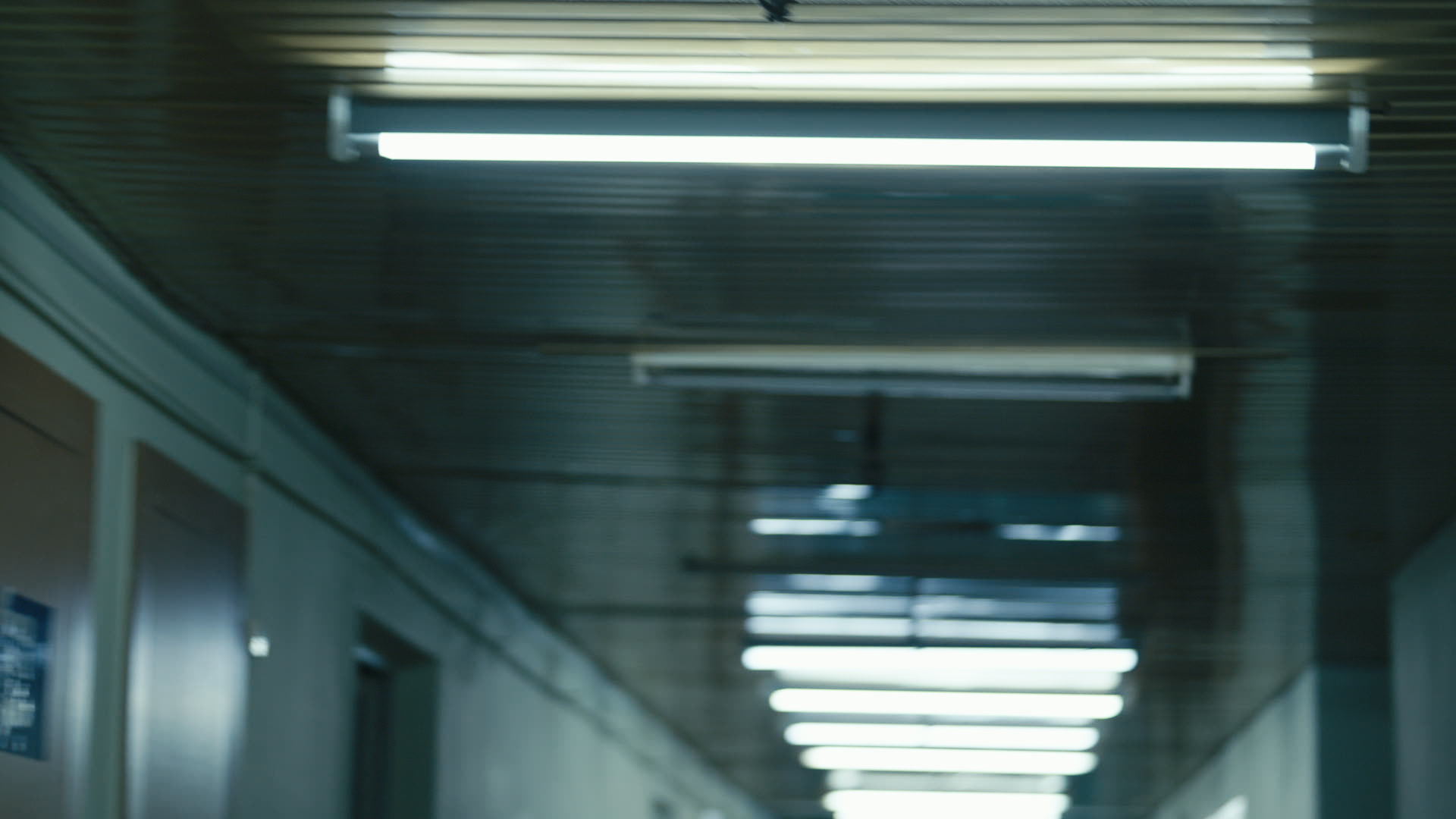 Keyframe: A039C063_220421KL