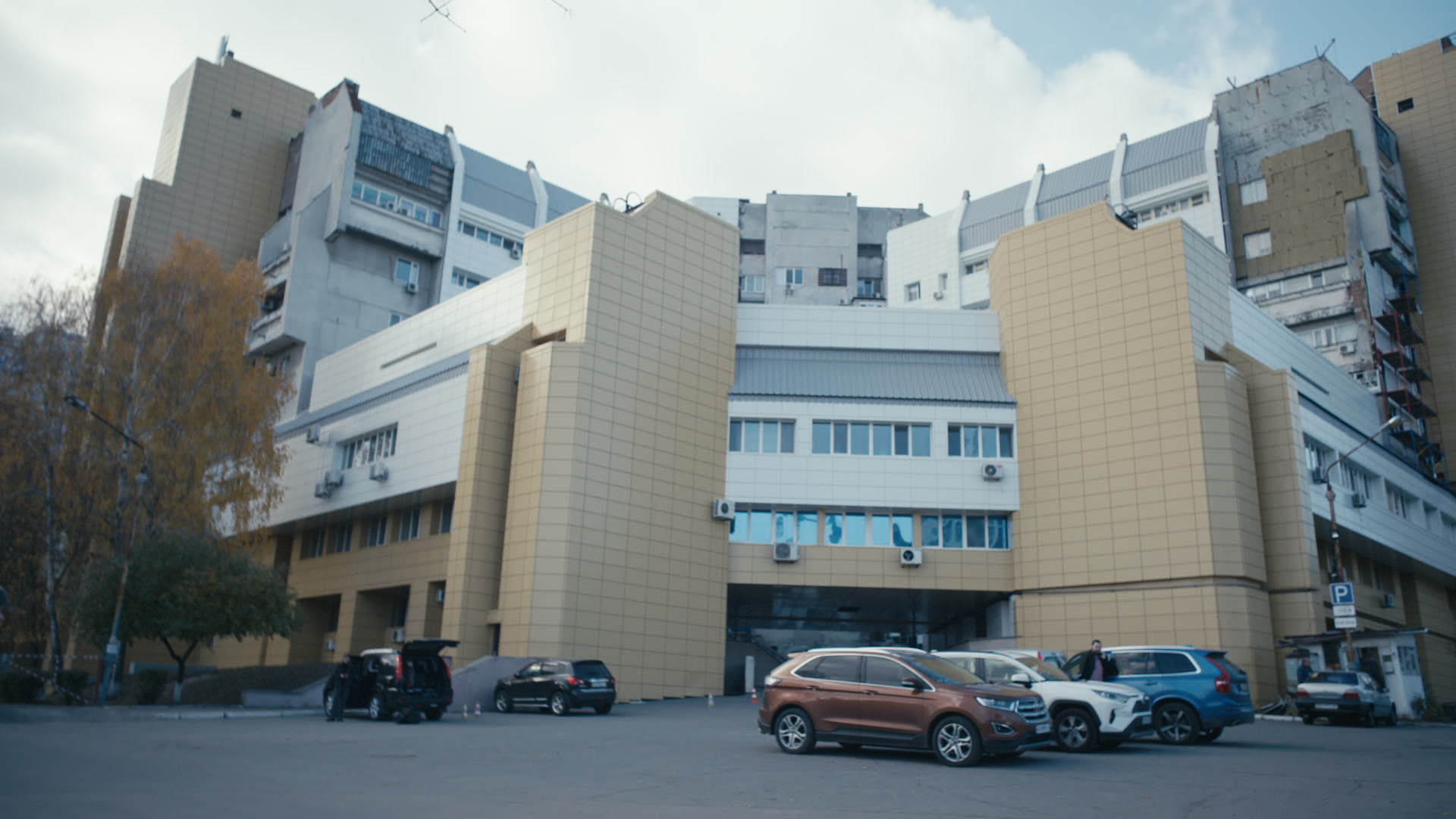 Keyframe: A040C009_220421FL