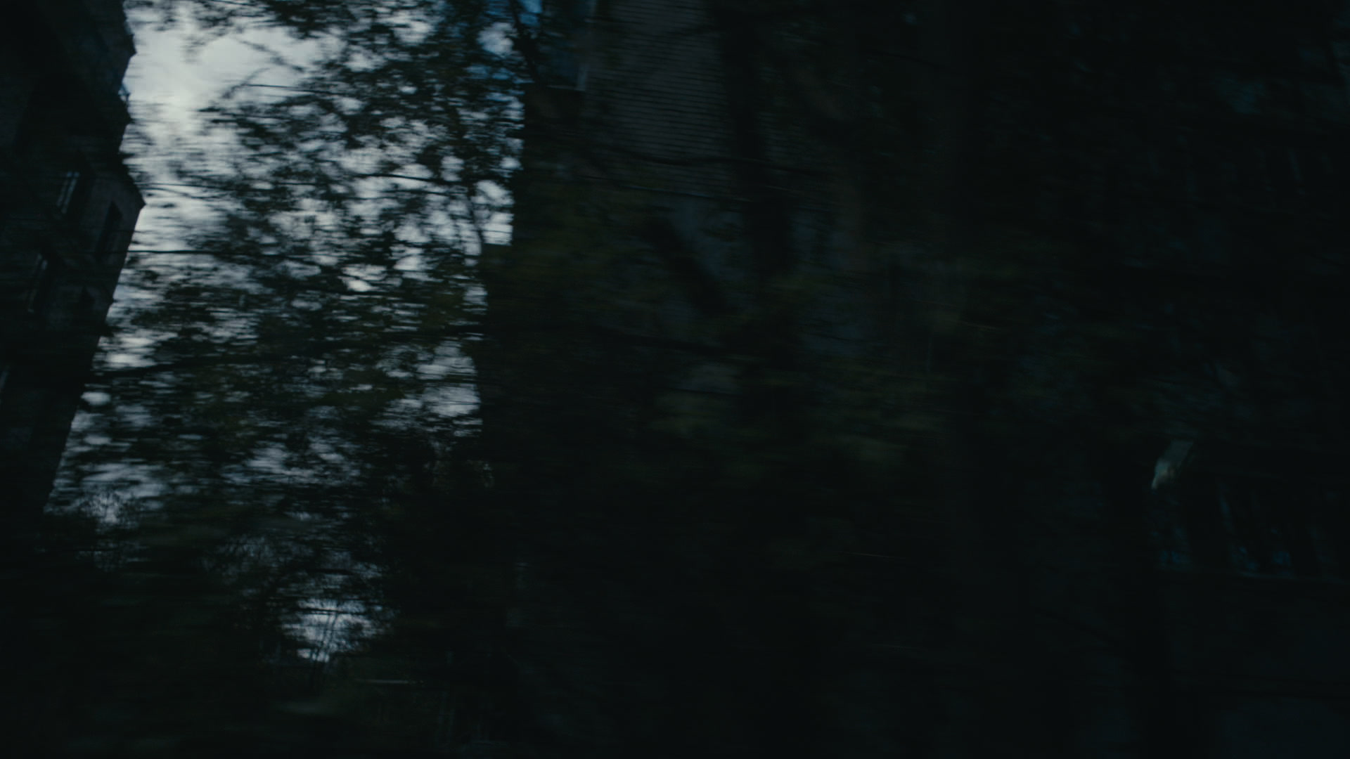 Keyframe: A040C010_220421ID