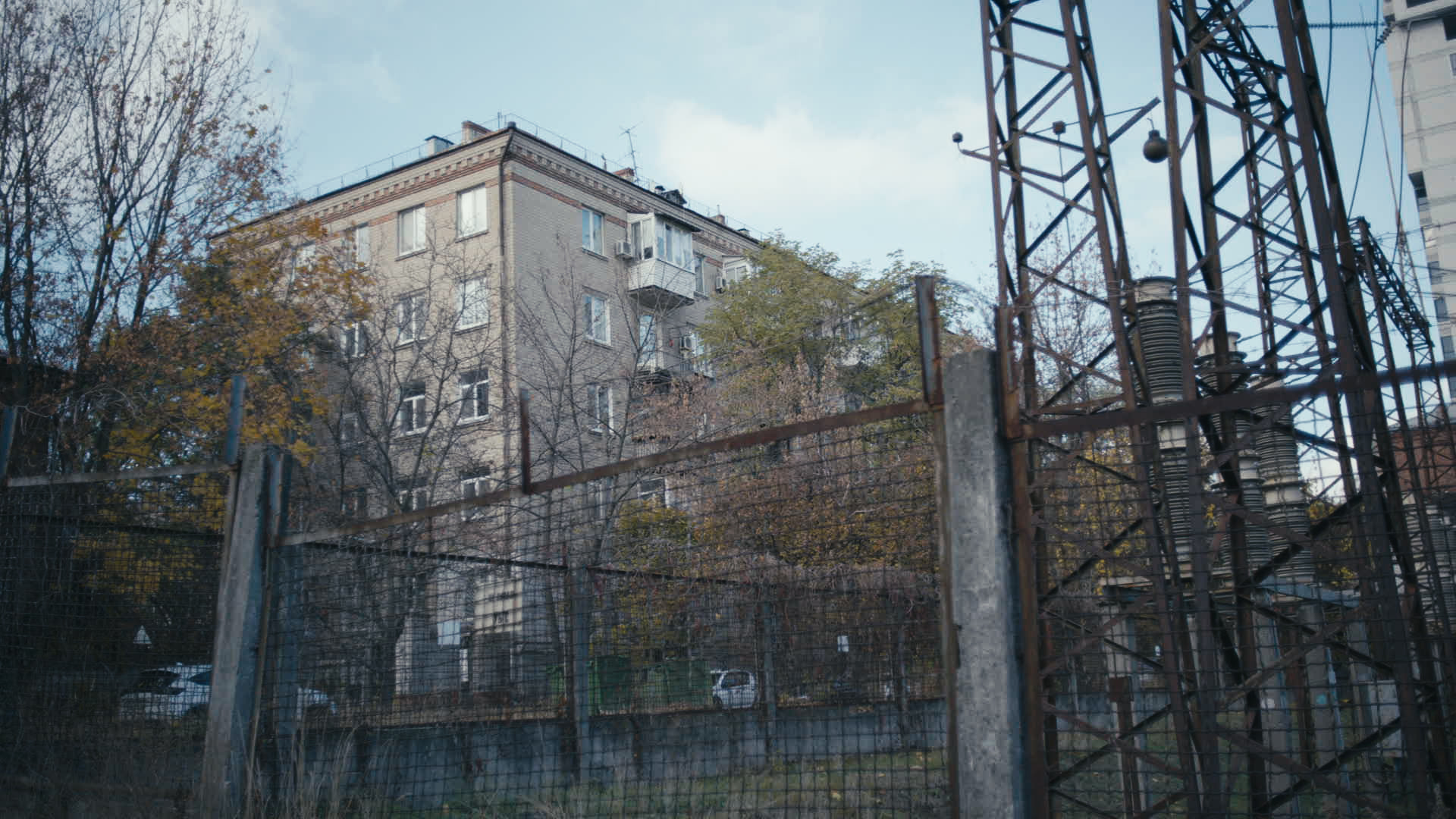 Keyframe: A040C021_220421W4