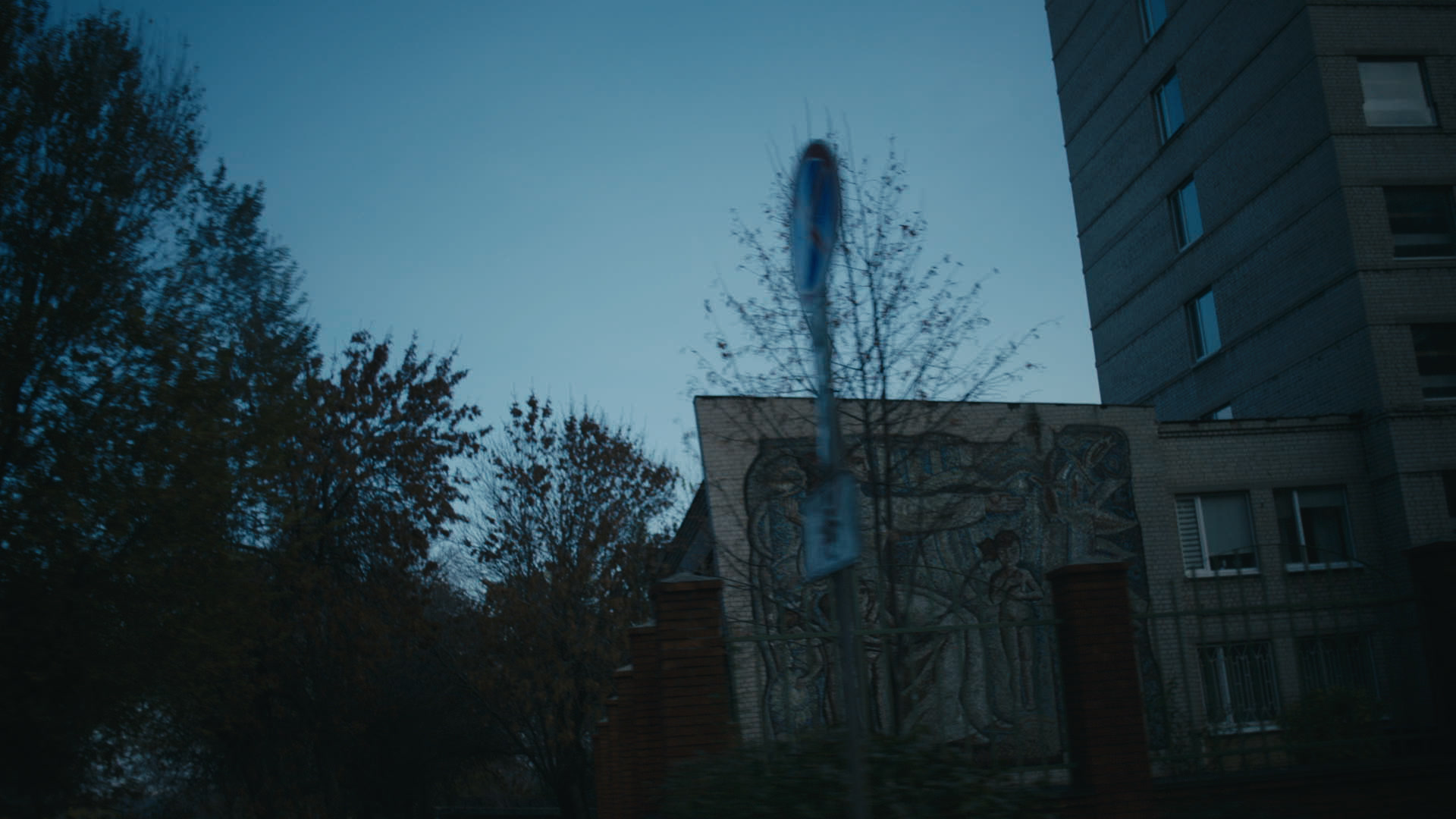 Keyframe: A040C022_220421AW