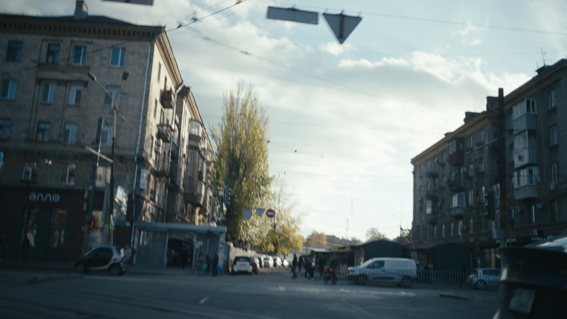 Keyframe: A040C026_220421CP