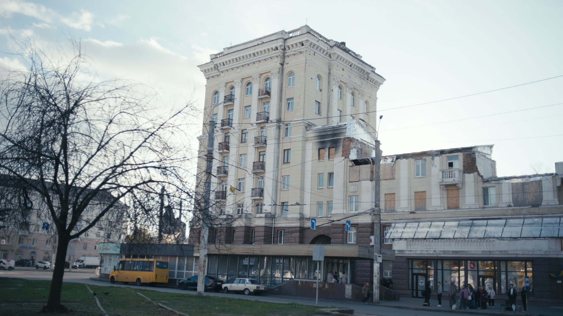 Keyframe: A040C029_220421KJ