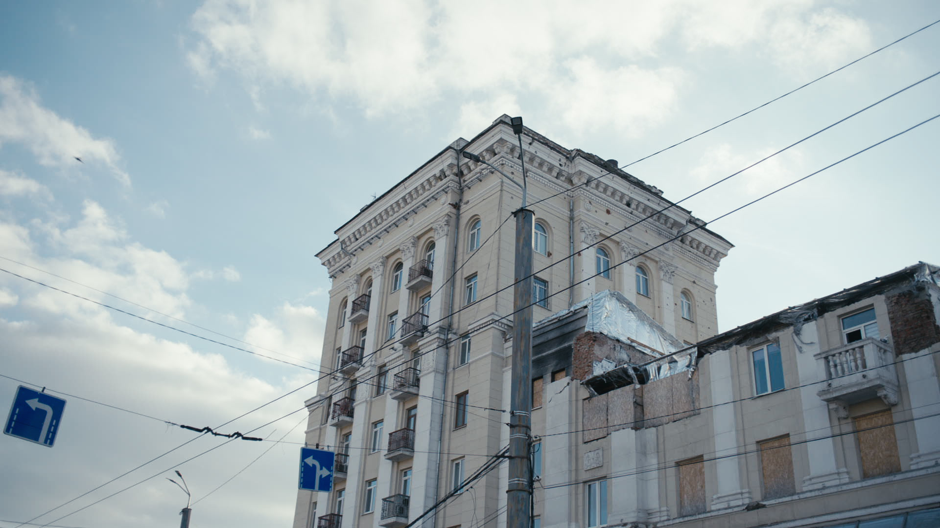 Keyframe: A040C033_220421O1