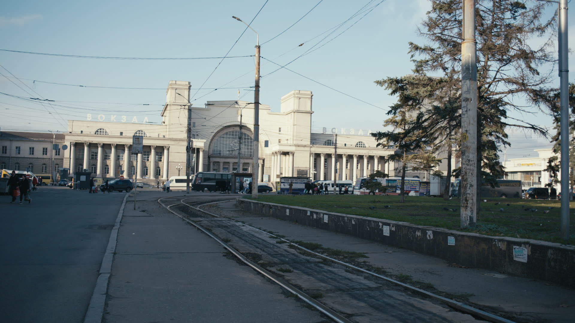 Keyframe: A040C034_2204210F