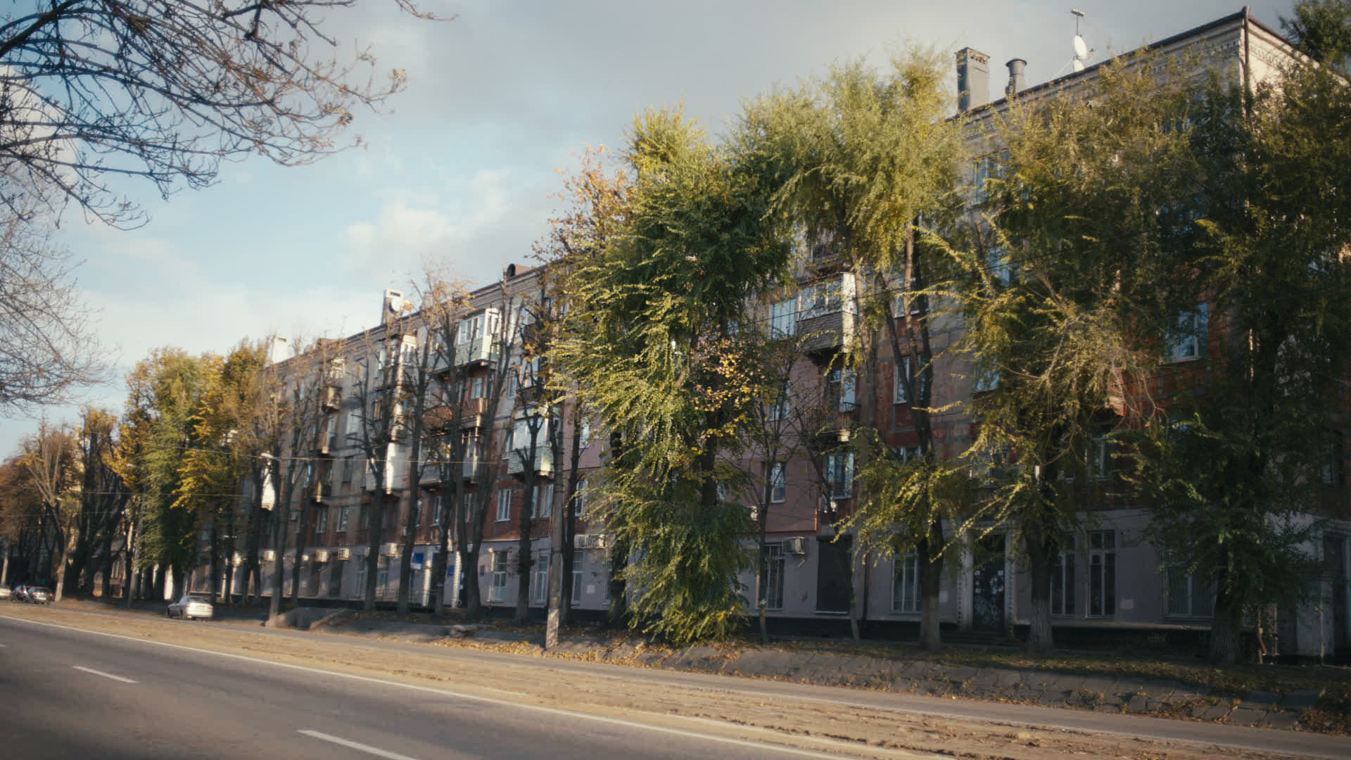 Keyframe: A040C042_220421HN