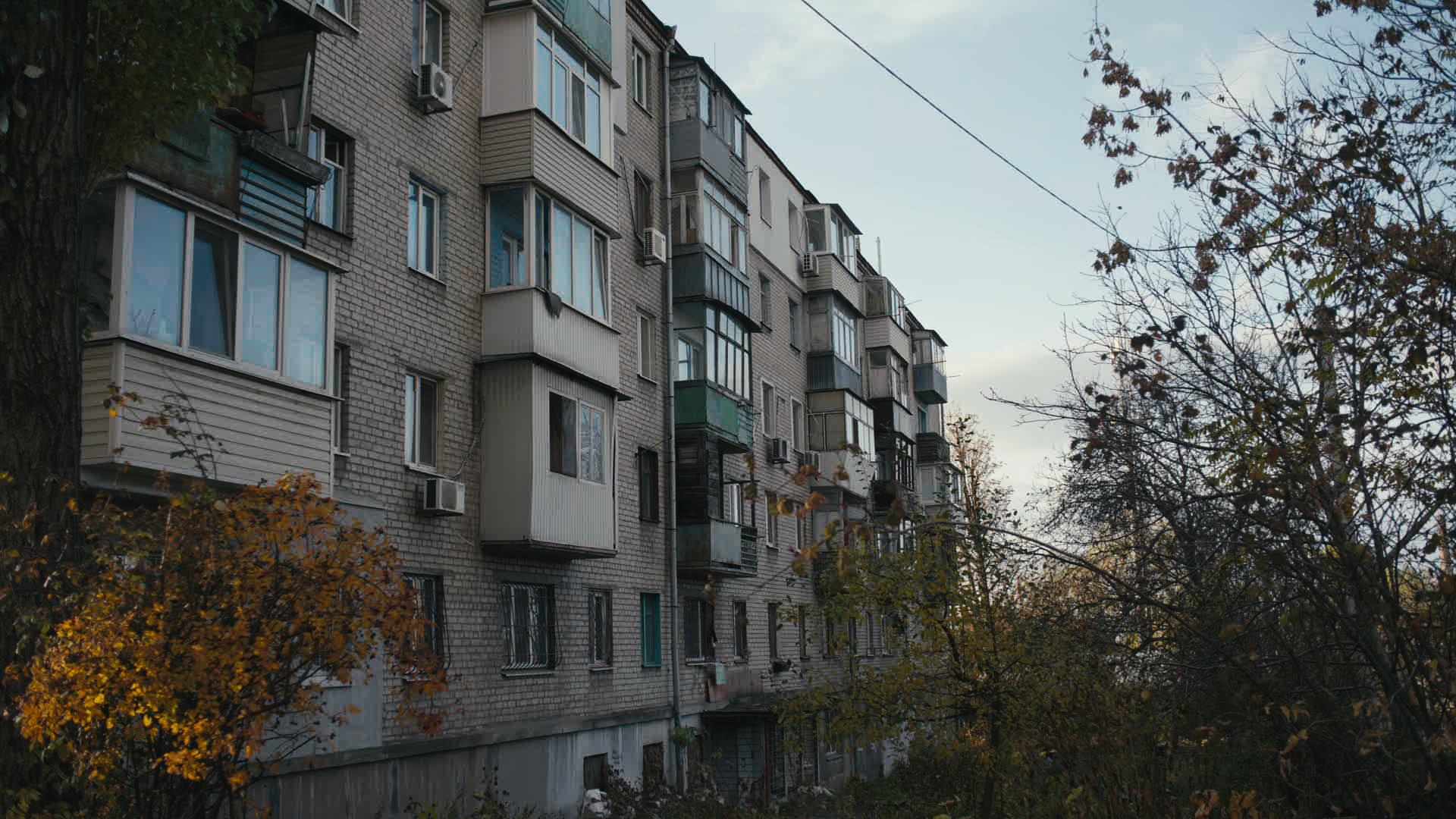 Keyframe: A040C052_2204211Q