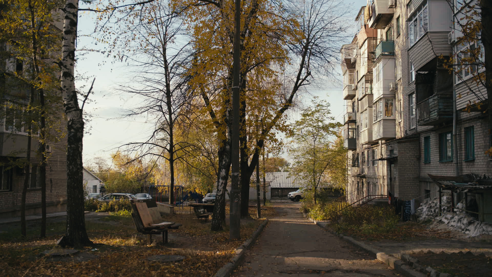 Keyframe: A040C055_220421RE