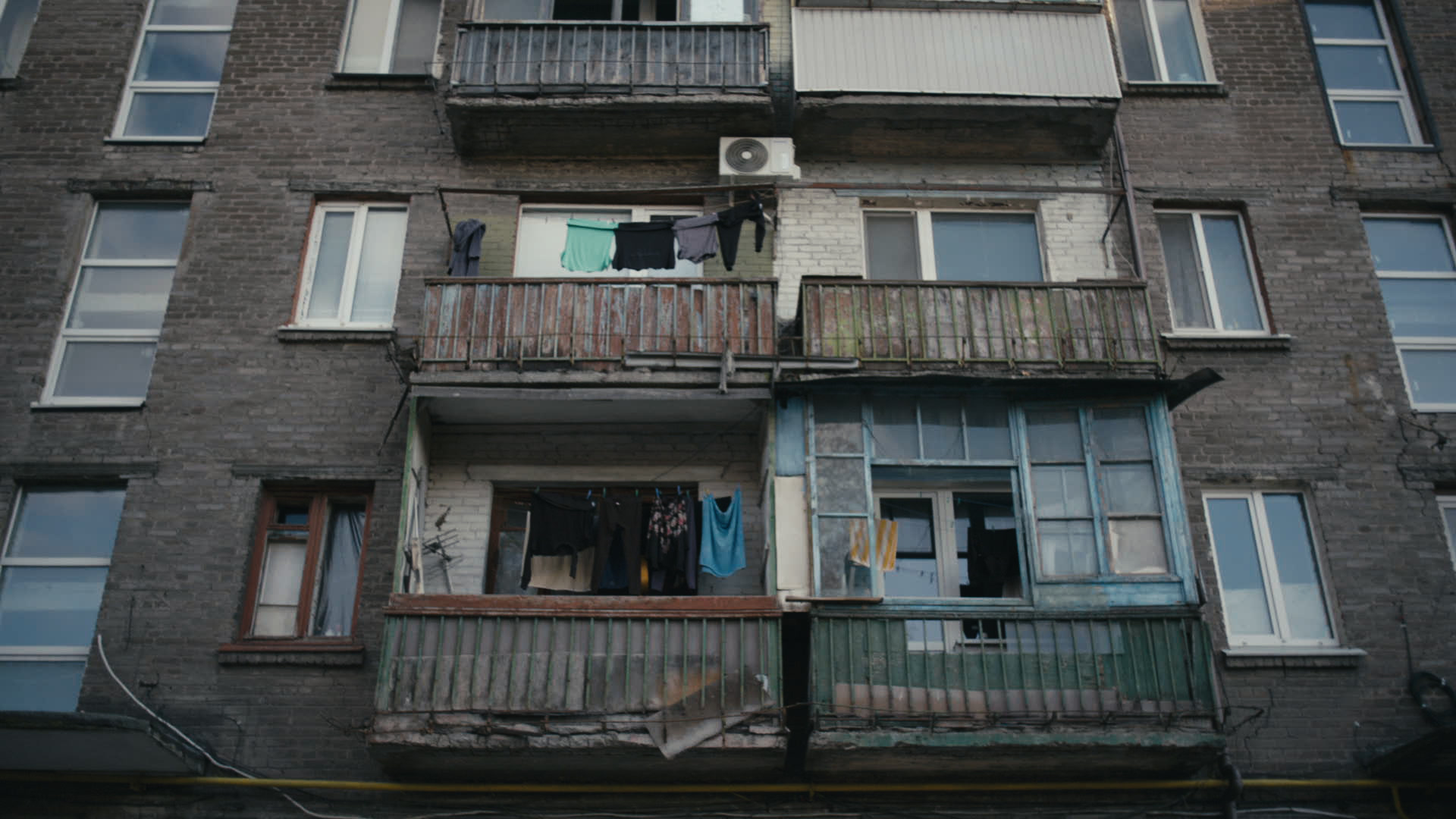 Keyframe: A040C070_220421WY