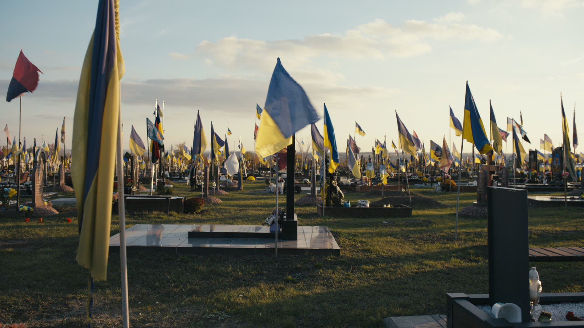 Keyframe: A040C090_2204214L