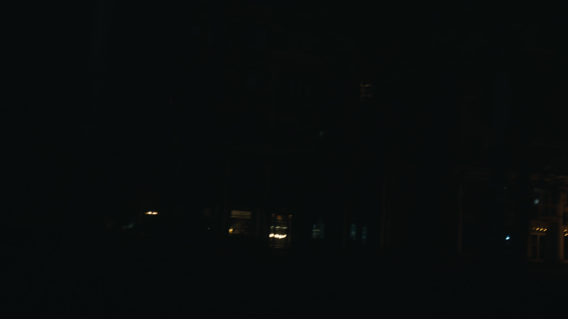 Keyframe: A040C123_2204219I