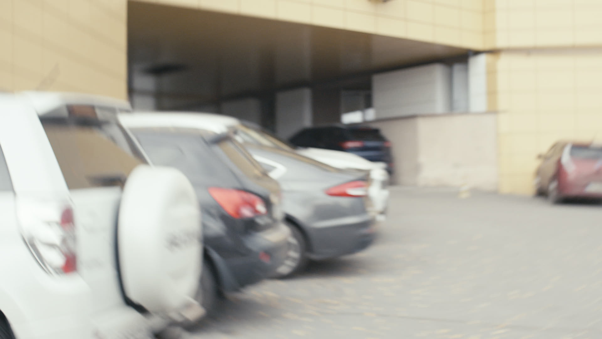 Keyframe: A043C007_220422GU