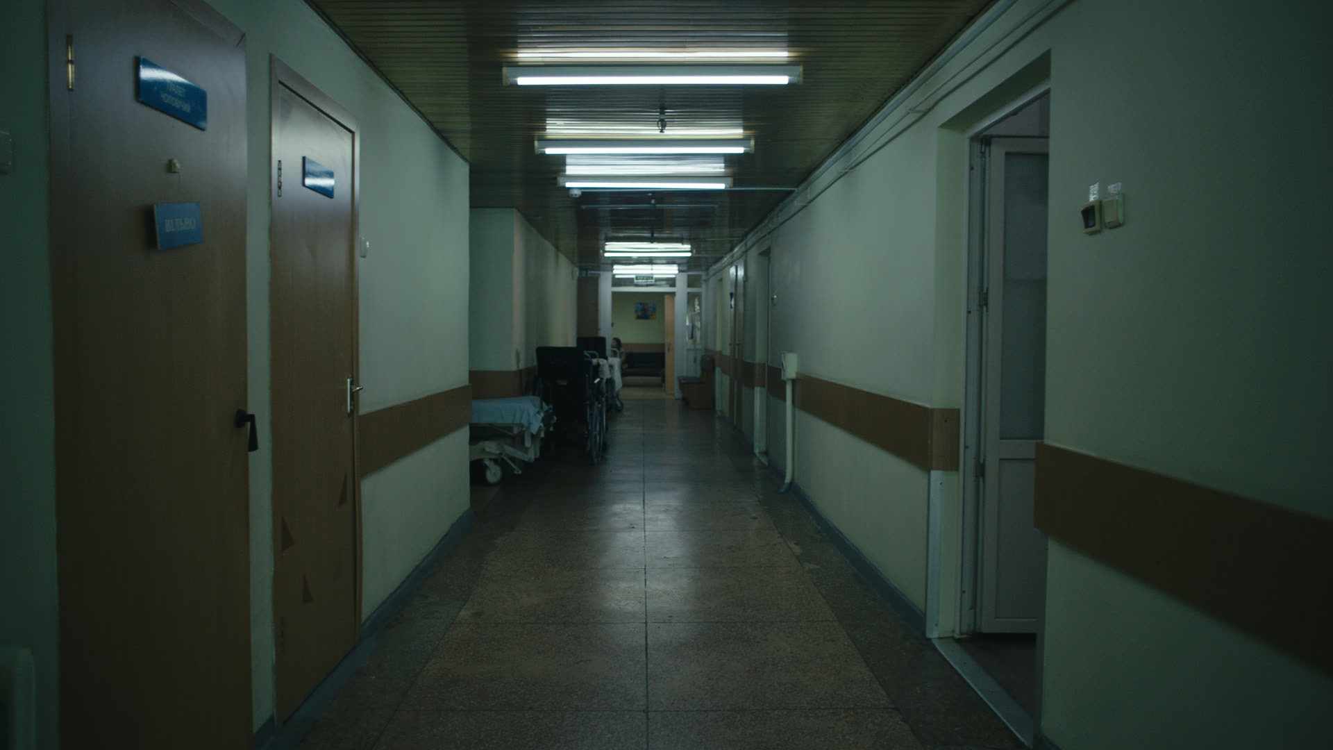 Keyframe: A044C004_220422BT