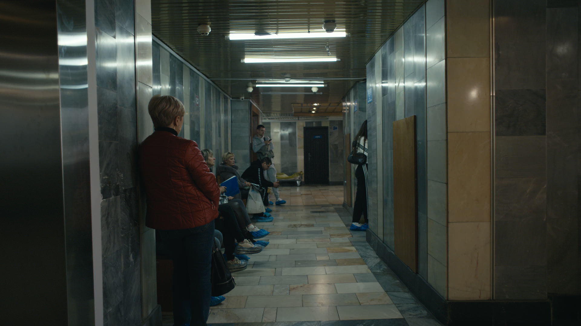 Keyframe: A044C013_2204221Z