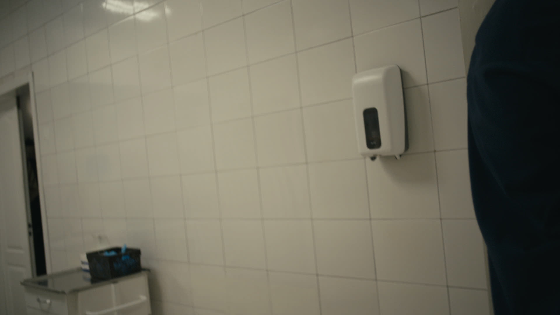 Keyframe: A045C015_220422TG